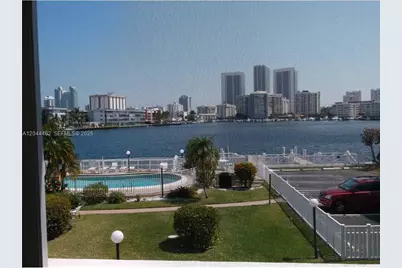 450 Golden Isles Dr #2H, Hallandale Beach, FL 33009 - Photo 15