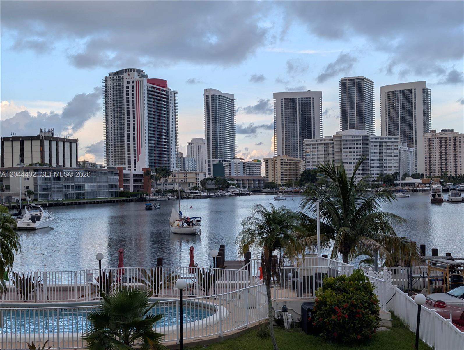 450 Golden Isles Dr #2H - 450 Golden Isles Dr #2H, Hallandale Beach, FL 33009 Luxury Property | Jose Angel Pina