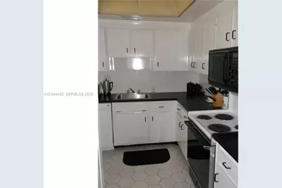 450 Golden Isles Dr #2H, Hallandale Beach, FL 33009 - Photo 11