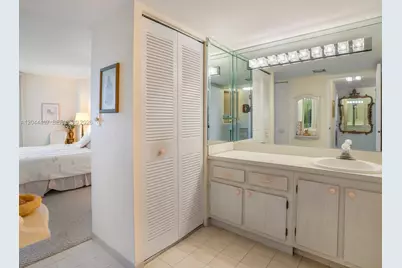 100 Bayview Dr #1620, Sunny Isles Beach, FL 33160 - Photo 17