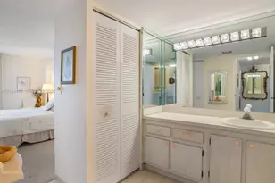 100 Bayview Dr, Sunny Isles Beach, FL 33160 - Photo 17