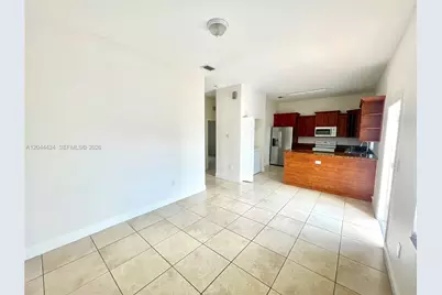2487 W 5th Ct #Front, Hialeah, FL 33010 - Photo 5