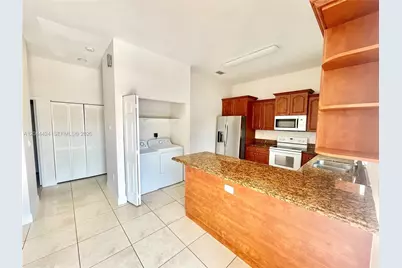 2487 W 5th Ct #Front, Hialeah, FL 33010 - Photo 3