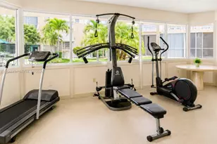 300 NE 12th Ave, Hallandale Beach, FL 33009 - Photo 23