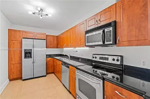 401 69th St, Miami Beach, FL 33141 - Photo 19