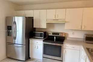 829 NW 208th Way, Pembroke Pines, FL 33029 - Photo 3