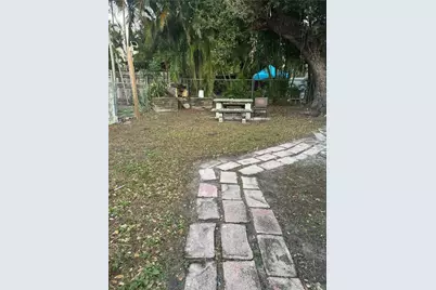 3271 (Rear 1-Bedroom) NW 15th St, Miami, FL 33125 - Photo 17