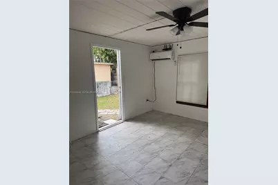 3271 (Rear 1-Bedroom) NW 15th St, Miami, FL 33125 - Photo 3