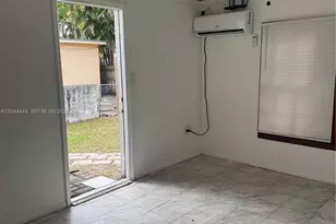 3271 (Rear 1-Bedroom) NW 15th St, Miami, FL 33125 - Photo 3