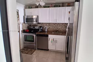410 SE 2nd St, Hallandale Beach, FL 33009 - Photo 7
