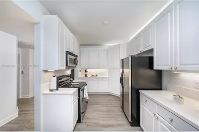 10700 NW 66th St #204, Doral, FL 33178 - Photo 9