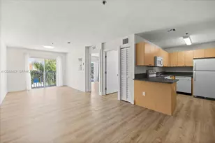 437 SW 7th St, Miami, FL 33130 - Photo 9