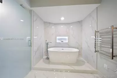 300 S Pointe Dr #3604, Miami Beach, FL 33139 - Photo 15