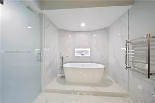300 South Pointe Dr, Miami Beach, FL 33139 - Photo 15