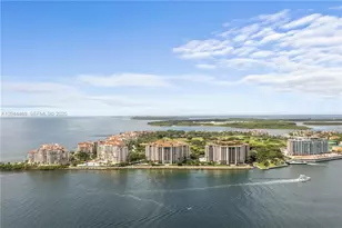 300 South Pointe Dr, Miami Beach, FL 33139 - Photo 21
