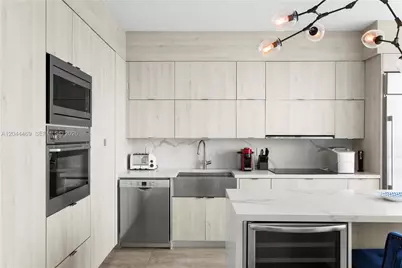 300 S Pointe Dr #3604, Miami Beach, FL 33139 - Photo 13