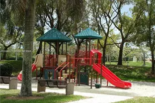 10750 NW 66th St, Doral, FL 33178 - Photo 41