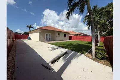 7753 NW 201st Ter, Hialeah, FL 33015 - Photo 35