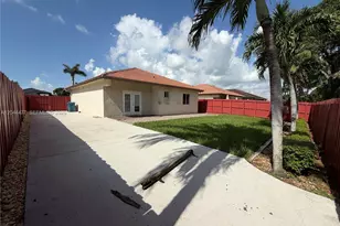7753 NW 201st Terrace, Hialeah, FL 33015 - Photo 35