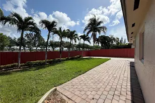 7753 NW 201st Terrace, Hialeah, FL 33015 - Photo 37