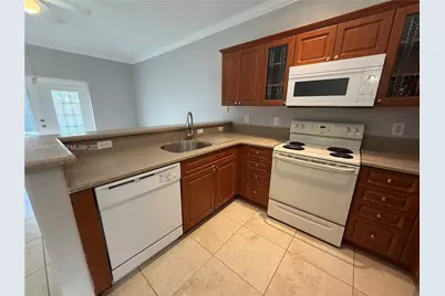 7753 NW 201st Ter, Hialeah, FL 33015 - Photo 13
