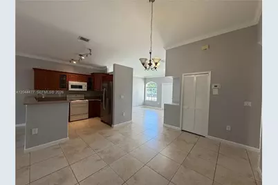 7753 NW 201st Ter, Hialeah, FL 33015 - Photo 9
