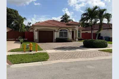 7753 NW 201st Ter, Hialeah, FL 33015 - Photo 3