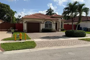7753 NW 201st Terrace, Hialeah, FL 33015 - Photo 3