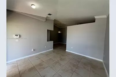 7753 NW 201st Ter, Hialeah, FL 33015 - Photo 7