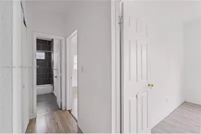 370 NE 55th St, Miami, FL 33137 - Photo 19