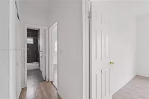 370 NE 55th St, Miami, FL 33137 - Photo 19
