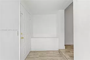 370 NE 55th St, Miami, FL 33137 - Photo 5