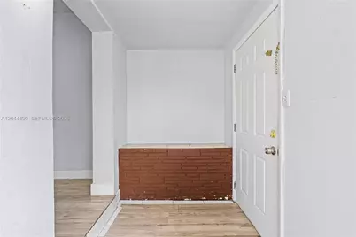 370 NE 55th St, Miami, FL 33137 - Photo 31