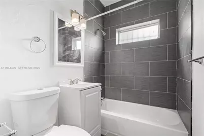 370 NE 55th St, Miami, FL 33137 - Photo 23
