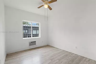 370 NE 55th St, Miami, FL 33137 - Photo 21