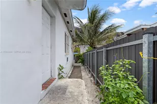 370 NE 55th St, Miami, FL 33137 - Photo 27