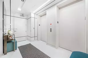 300 Biscayne Blvd Way, Miami, FL 33131 - Photo 21