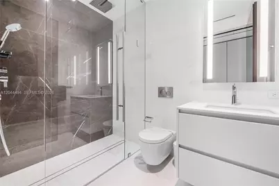 300 Biscayne Blvd Way #5104, Miami, FL 33131 - Photo 29