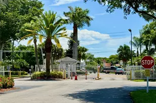 1044 S Independence Dr, Homestead, FL 33034 - Photo 13