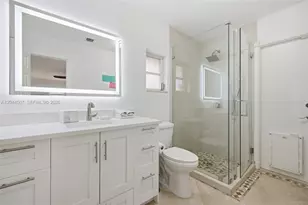 713 Diplomat Pkwy, Hallandale Beach, FL 33009 - Photo 17