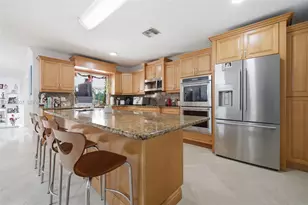 713 Diplomat Pkwy, Hallandale Beach, FL 33009 - Photo 9