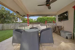 713 Diplomat Pkwy, Hallandale Beach, FL 33009 - Photo 33