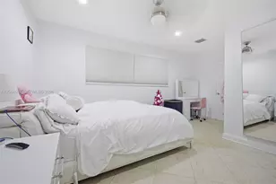 713 Diplomat Pkwy, Hallandale Beach, FL 33009 - Photo 31