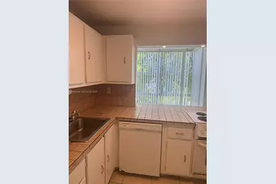 210 172nd St #429, Sunny Isles Beach, FL 33160 - Photo 5