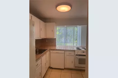 210 172nd St #429, Sunny Isles Beach, FL 33160 - Photo 3