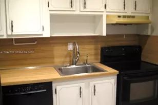 7300 NW 17th St, Plantation, FL 33313 - Photo 9