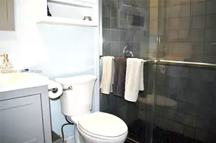 9820 NW 7th St, Pembroke Pines, FL 33024 - Photo 29