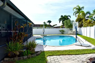 9820 NW 7th St #0, Pembroke Pines, FL 33024 - Photo 17