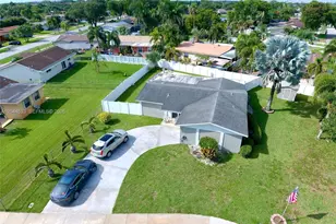9820 NW 7th St, Pembroke Pines, FL 33024 - Photo 23