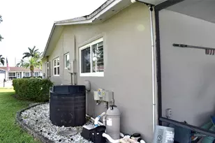 9820 NW 7th St, Pembroke Pines, FL 33024 - Photo 39